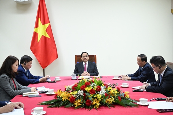 Thủ tướng Phạm Minh Chính điện đàm với Thủ tướng Singapore